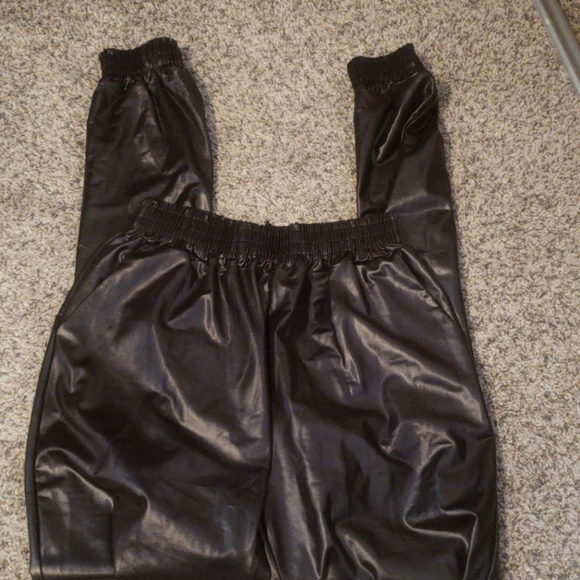 Black joggers - Picture 3 of 5